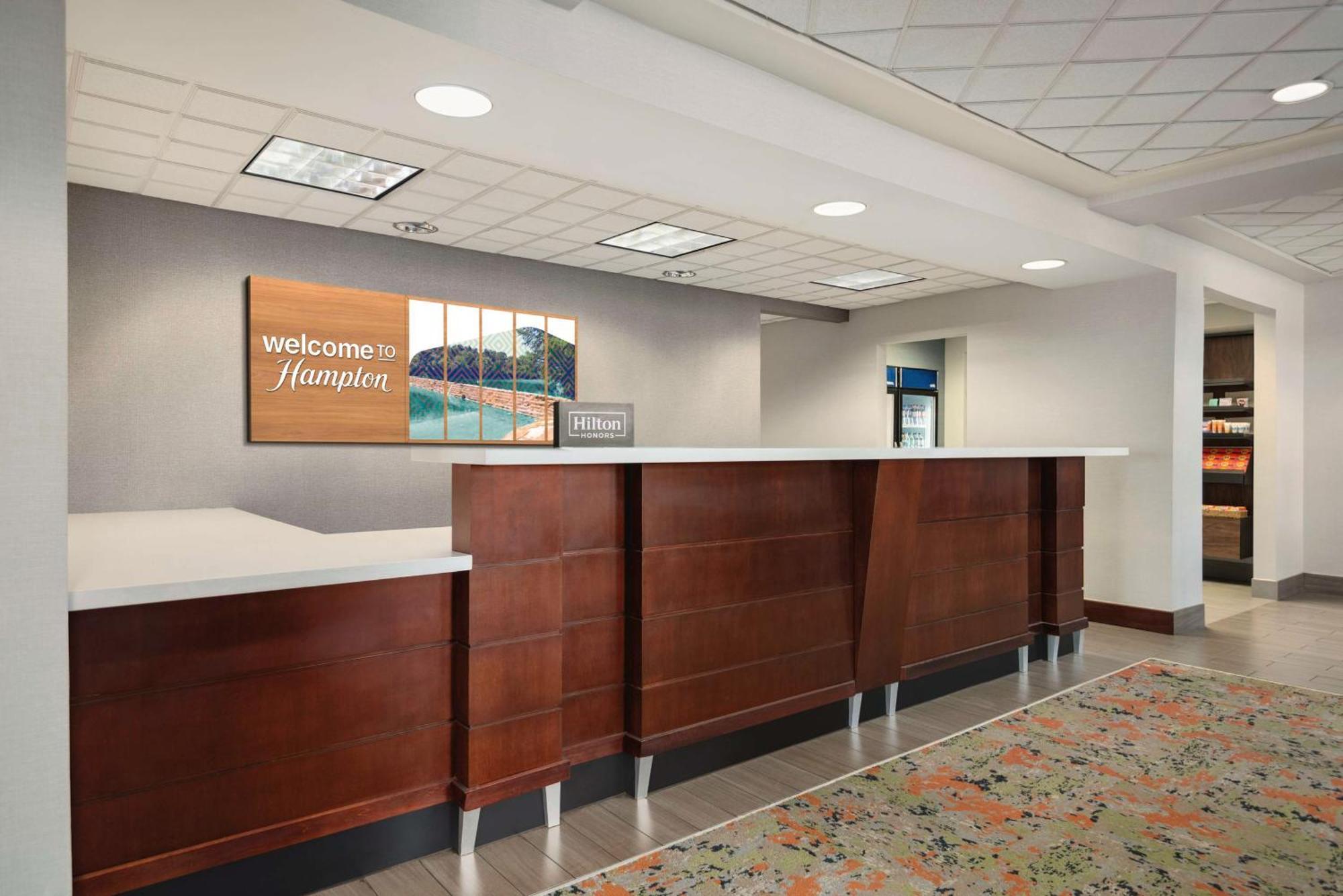 Hampton Inn & Suites San Marcos Exterior photo