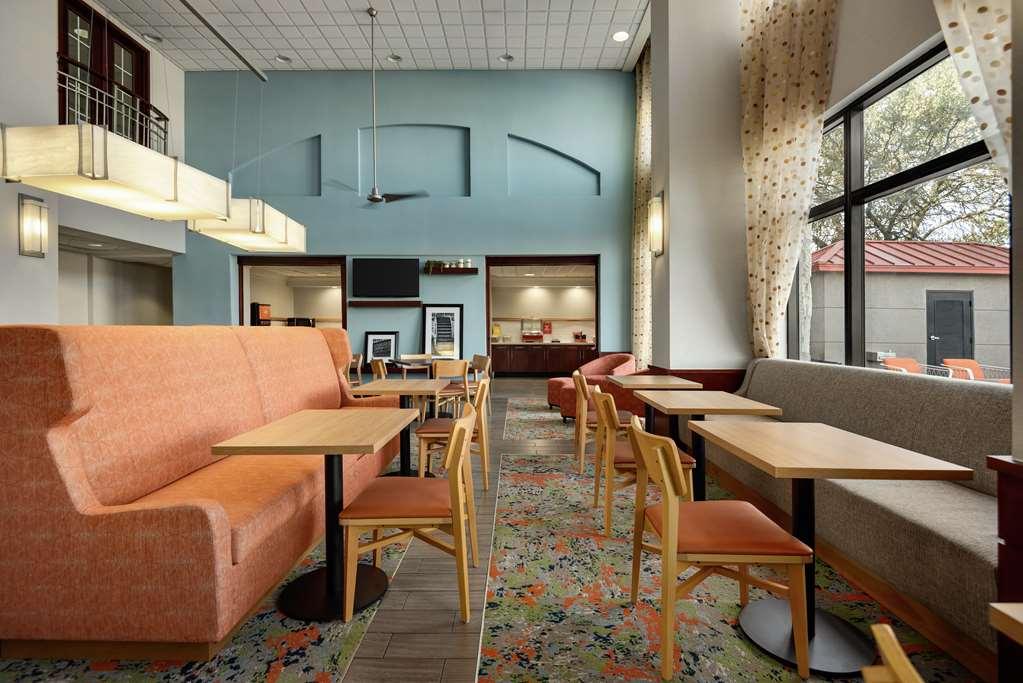 Hampton Inn & Suites San Marcos Restaurant photo